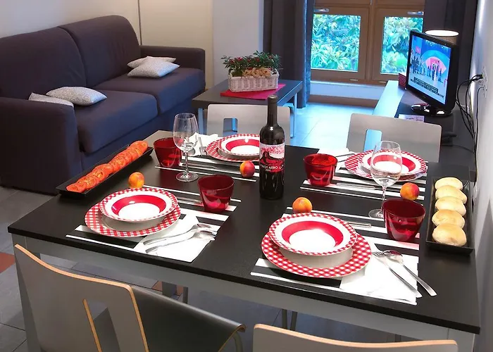 Lacroma Aparthotel